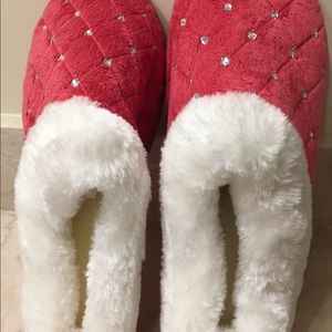 NWOT Avon Quilted Embellished Slippers